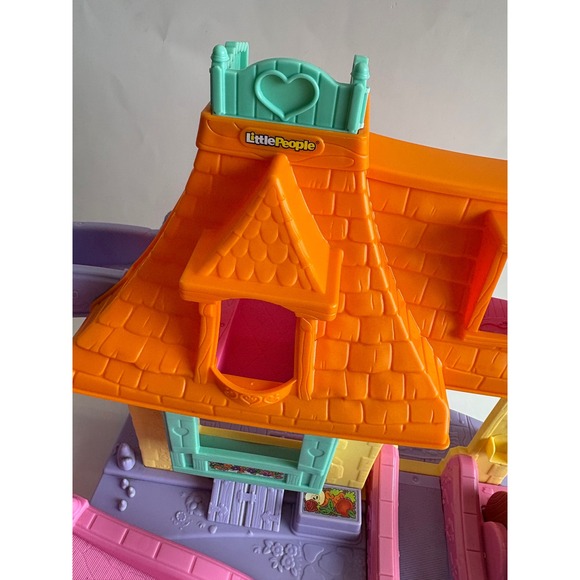 Fisher Price Little People Belle's Klip Klop Cottage Playset Beauty & the Beast - Picture 3 of 11